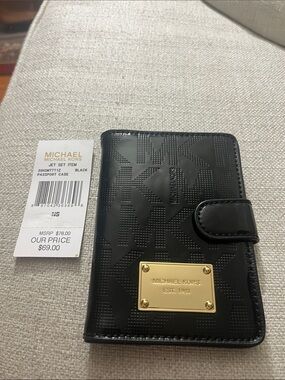 Michael Kors Black Patent leather jet set passport case credit cards NEW